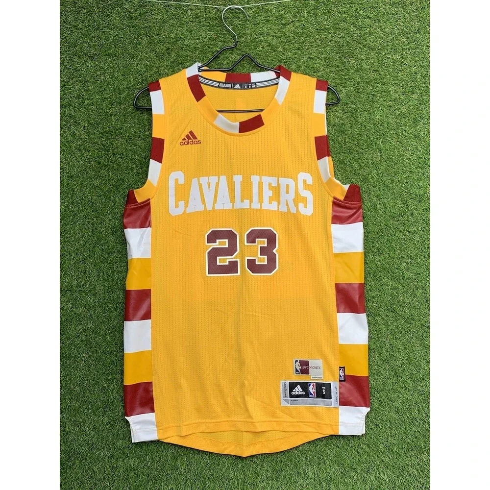 LeBron James Cleveland Cavaliers Jersey Mens Small Cavs #23 HWC Throwback Yellow
